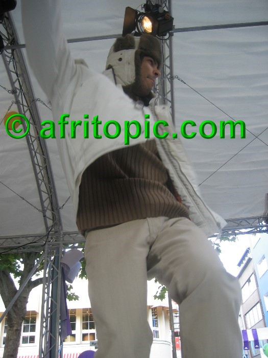 ../Images/Krefeld-Strssenmodenschau-2005 157.jpg